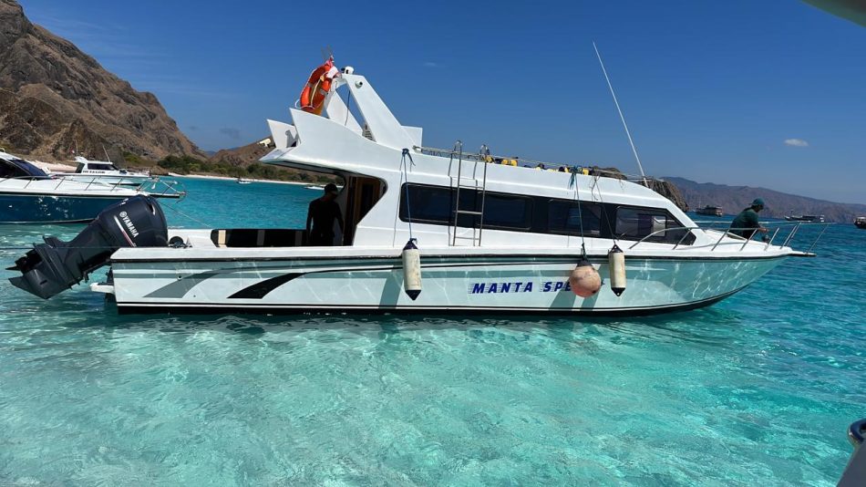 Manta Speed Boat Komodo - Capacity 20 Pax
